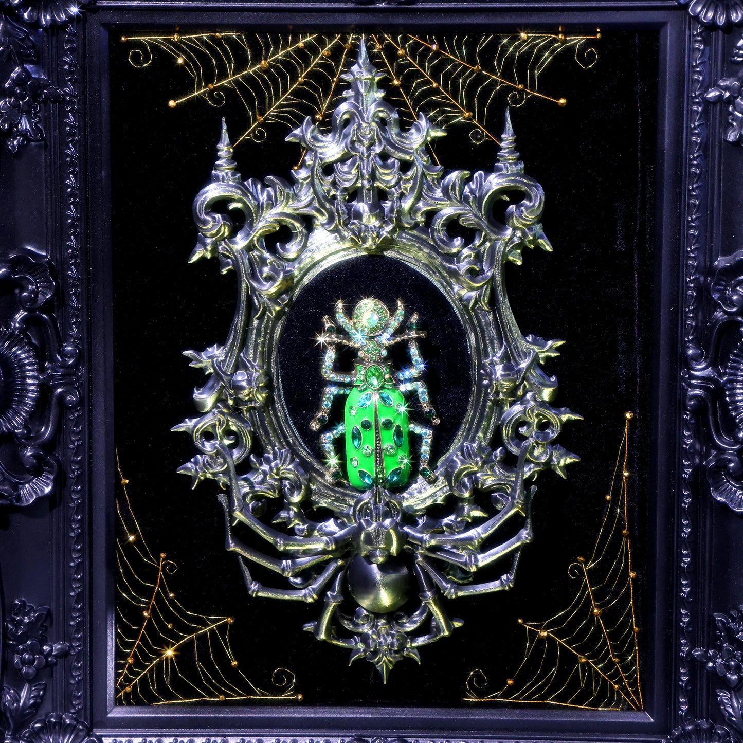 10 Inches Gothic Mirror Spider — Handmade Embroidered Spider Decorative Painting | Spider Embroidery (Framed Velvet Art)