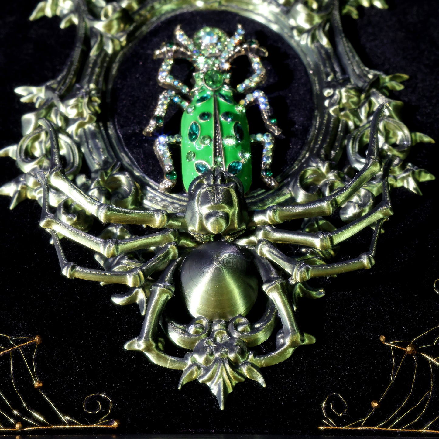 10 Inches Gothic Mirror Spider — Handmade Embroidered Spider Decorative Painting | Spider Embroidery (Framed Velvet Art)